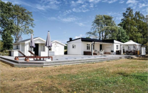 Three-Bedroom Holiday Home in Lottorp